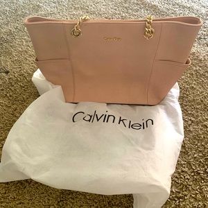 Calvin Klein pale pink k purse with dust cover